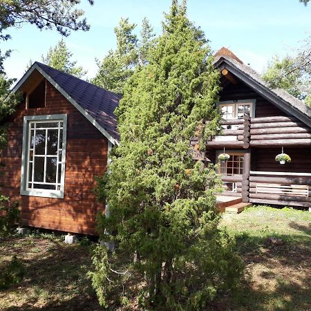 Paehkli Seaside Cottage With Cozy Outdoor Patio Koiguste Exteriör bild